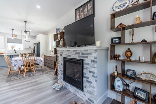 180 Hollywood Crescent, Lillooet, BC - Indoor Photo Showing Living Room With Fireplace