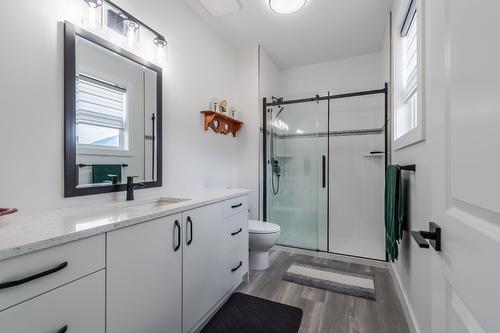 180 Hollywood Crescent, Lillooet, BC - Indoor Photo Showing Bathroom
