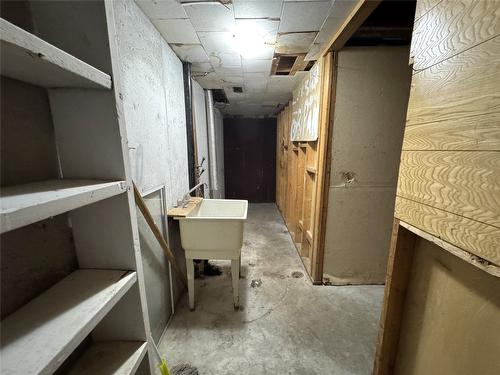 1666 Douglas Street, Merritt, BC - Indoor