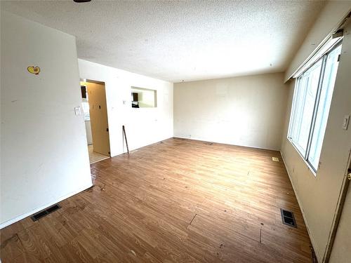 1666 Douglas Street, Merritt, BC - Indoor Photo Showing Other Room