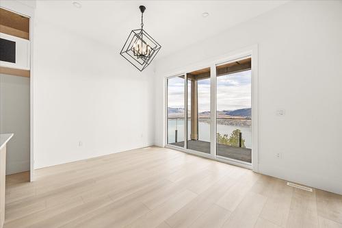 8916 Tavistock Road, Vernon, BC - Indoor Photo Showing Other Room