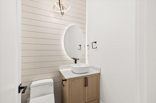 8916 Tavistock Road, Vernon, BC - Indoor Photo Showing Other Room