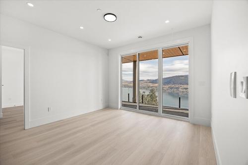 8916 Tavistock Road, Vernon, BC - Indoor Photo Showing Other Room