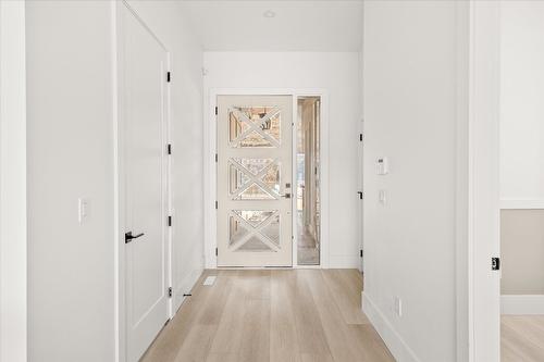 8916 Tavistock Road, Vernon, BC - Indoor Photo Showing Other Room