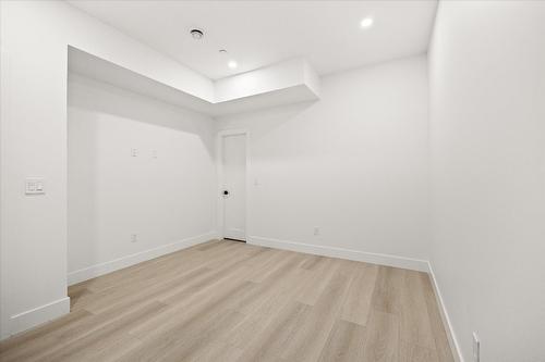 8916 Tavistock Road, Vernon, BC - Indoor Photo Showing Other Room