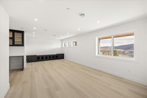 8916 Tavistock Road, Vernon, BC - Indoor