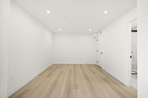 8916 Tavistock Road, Vernon, BC - Indoor Photo Showing Other Room