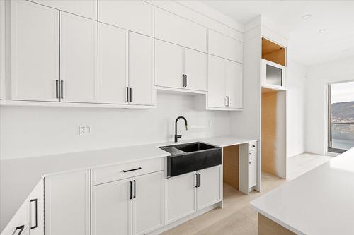 8916 Tavistock Road, Vernon, BC - Indoor Photo Showing Kitchen