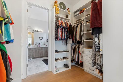 2202 Tramonto Court, Kelowna, BC - Indoor With Storage