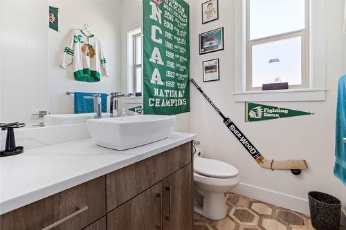 2202 Tramonto Court, Kelowna, BC - Indoor Photo Showing Bathroom
