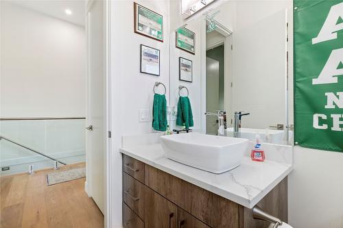 2202 Tramonto Court, Kelowna, BC - Indoor Photo Showing Bathroom