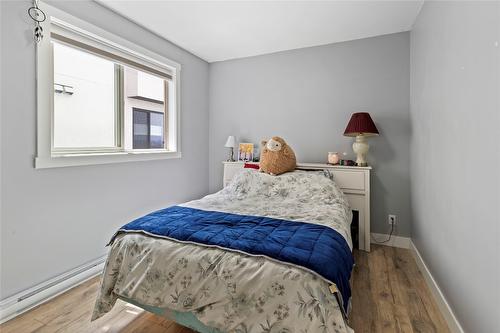 2202 Tramonto Court, Kelowna, BC - Indoor Photo Showing Bedroom