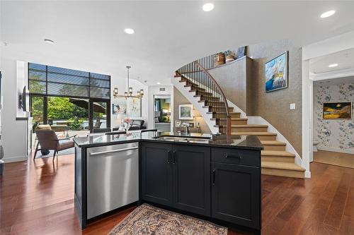 205-600 Sarsons Road, Kelowna, BC - Indoor