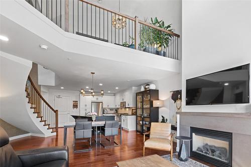 205-600 Sarsons Road, Kelowna, BC - Indoor Photo Showing Living Room With Fireplace