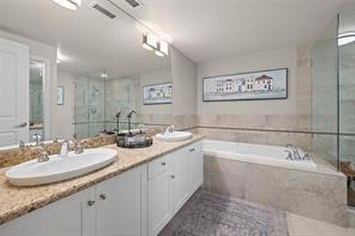 205-600 Sarsons Road, Kelowna, BC - Indoor Photo Showing Bathroom