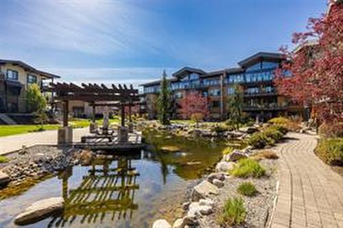 205-600 Sarsons Road, Kelowna, BC - Outdoor With Body Of Water