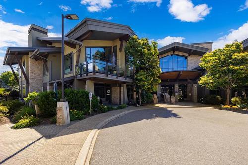 205-600 Sarsons Road, Kelowna, BC - Outdoor