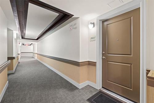 205-600 Sarsons Road, Kelowna, BC - Indoor Photo Showing Other Room