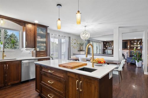 1795 Delnor Crescent, Kamloops, BC - Indoor Photo Showing Kitchen