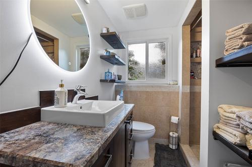 1795 Delnor Crescent, Kamloops, BC - Indoor Photo Showing Bathroom
