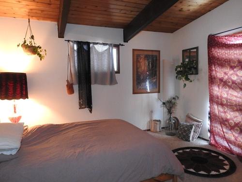 43 Sigalet Road, Lumby, BC - Indoor Photo Showing Bedroom