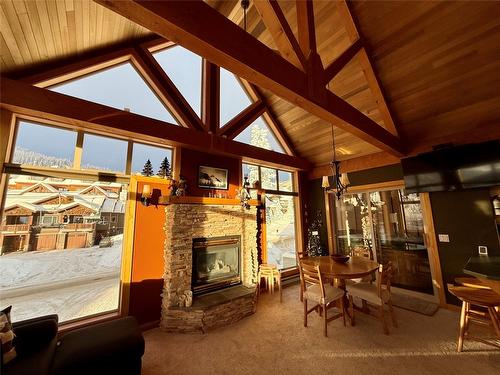 23-165 Kettleview Road, Big White, BC - Indoor With Fireplace