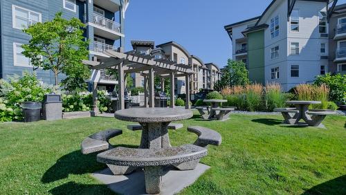 404-571 Yates Road, Kelowna, BC - Outdoor