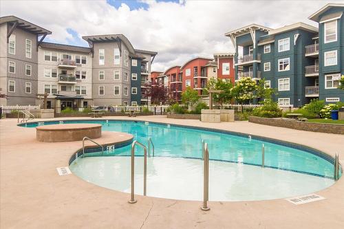404-571 Yates Road, Kelowna, BC - Outdoor With In Ground Pool