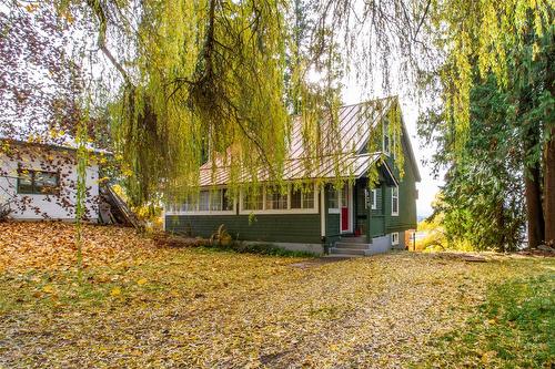 129 Maple Street  Revelstoke, BC V0E 2S0