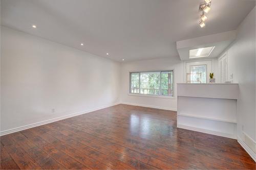 Salon - 6015 Av. Baffin, Brossard, QC - Indoor Photo Showing Other Room