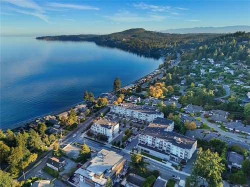 302-5118 Cordova Bay Rd  Saanich, BC V8Y 2K5