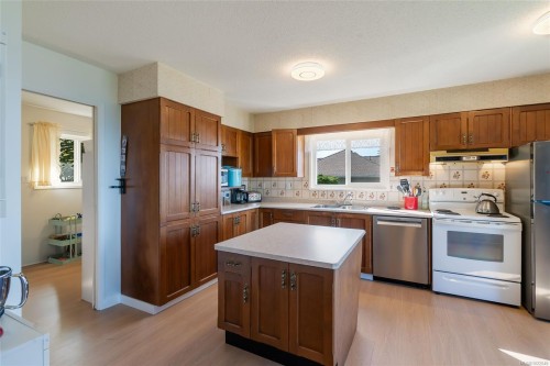 3796 Sundown Dr, Nanaimo, BC 
