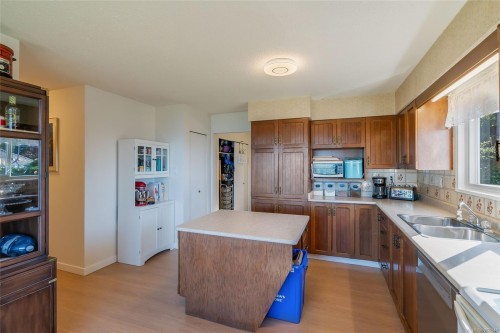 3796 Sundown Dr, Nanaimo, BC 