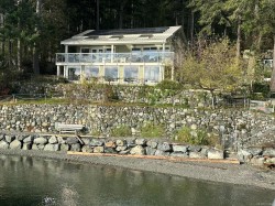10 McKenzie Cres  Piers Island, BC V8L 5Y7