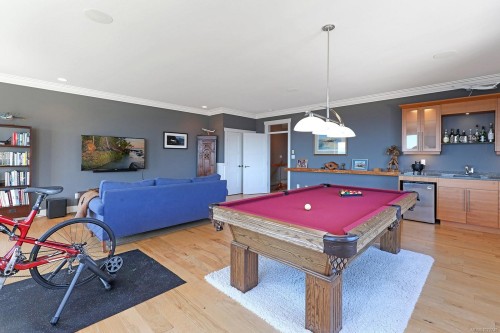 300 Connemara Rd, Comox, BC 