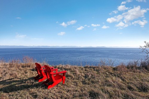 300 Connemara Rd, Comox, BC 