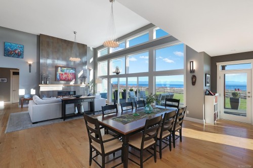 300 Connemara Rd, Comox, BC 