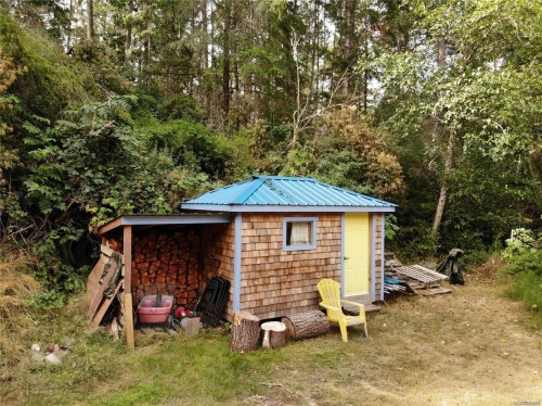 121 Whims Rd, Salt Spring, BC 
