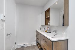 Salle de bains attenante à la CCP - 