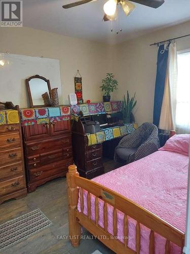 10 Fairbank Avenue, Toronto, ON - Indoor Photo Showing Bedroom