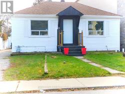 3 ARDELL AVENUE  Toronto, ON M1L 1K7