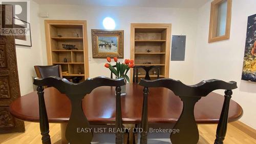 98 Burbank Drive, Toronto, ON - Indoor