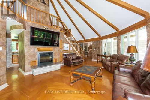 1826 Canaan Road, Ottawa, ON - Indoor Photo Showing Living Room With Fireplace