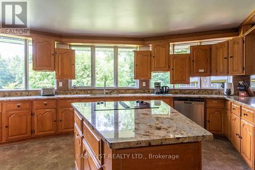 1826 Canaan Road, Ottawa, ON - Indoor Photo Showing Kitchen