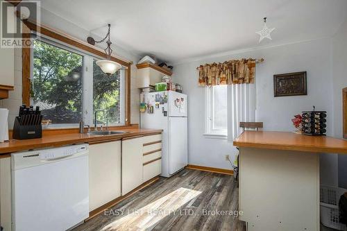271 Mcarthur Avenue, Ottawa, ON - Indoor Photo Showing Kitchen