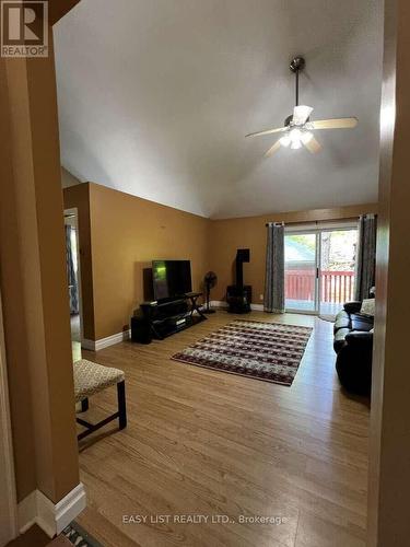 2135 Champlain Road, Tiny, ON - Indoor