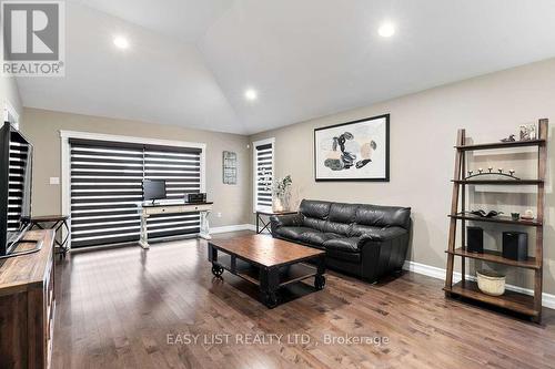 1160 Alliance Street, Lasalle, ON - Indoor Photo Showing Other Room