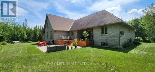 110 Monck Square, Laurentian Hills, ON - Outdoor