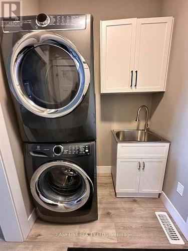 2 Creek Side Place, Lambton Shores, ON - Indoor Photo Showing Laundry Room