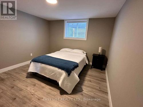2 Creek Side Place, Lambton Shores, ON - Indoor Photo Showing Bedroom